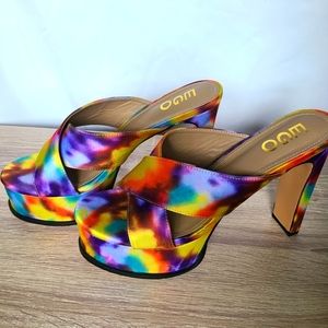 TIE DYE PLATFORM HEELS - SZ 10